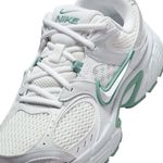 Nike-Tenis-V5-Rnr-Mujer-Blanco-HQ7901-106_7.JPG