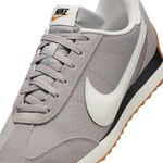 Nike-Tenis-Pacific-Hombre-Gris-HQ2052-003_7.JPG