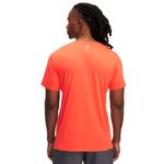 Under-Armour-Camiseta-Launchleeve-Hombre-Naranja-1382582-847_2.JPG